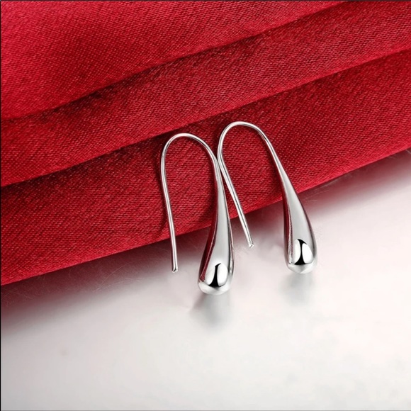 925 Sterling Silver Beautiful Earrings - Picture 4 of 5